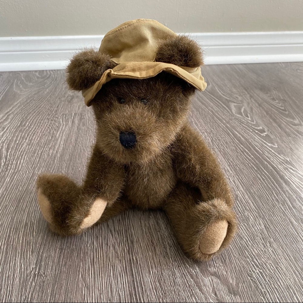 Unidentified Boyds Bear
